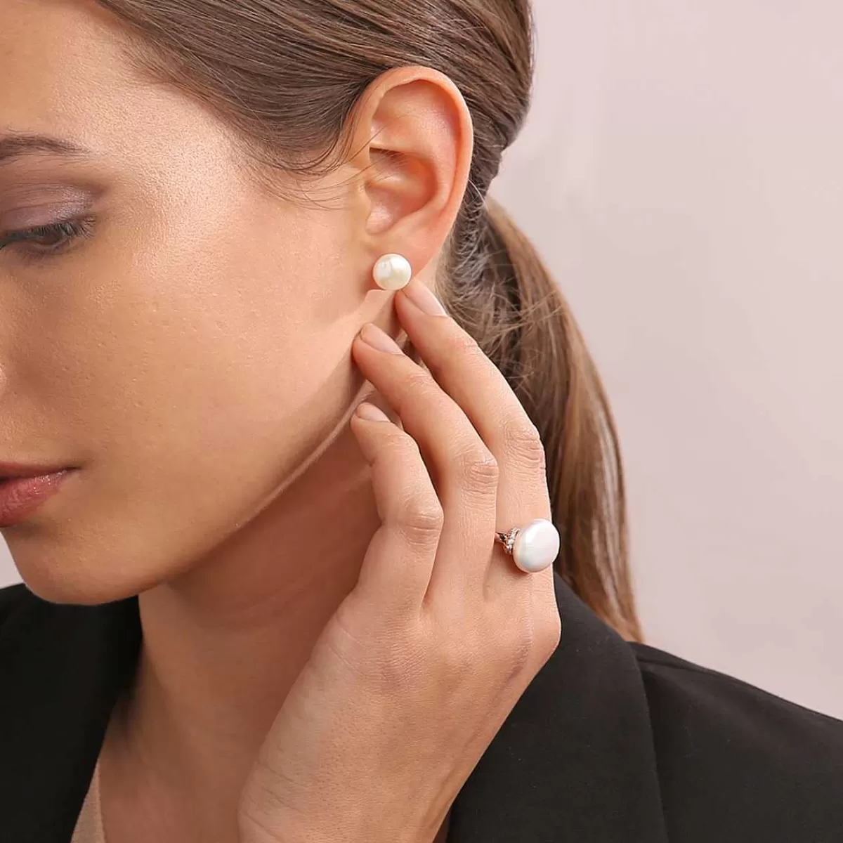 Clearance Anello Cocktail Con Zirconi Cubici E Perla Coltivata D'Acqua Dolce Bianca O 13/14 Mm Anelli