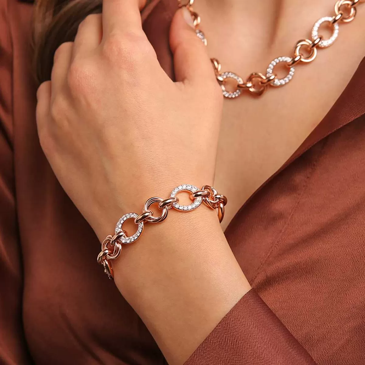 Fashion Bracciale A Maglie Tonde Alternate Ed Elementi In Pave Di Cubic Zirconia Bracciali