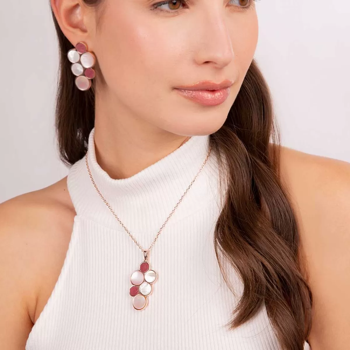 Online Collana Con Pendente A Grappolo Di Madreperla E Quarzite Rossa Collane