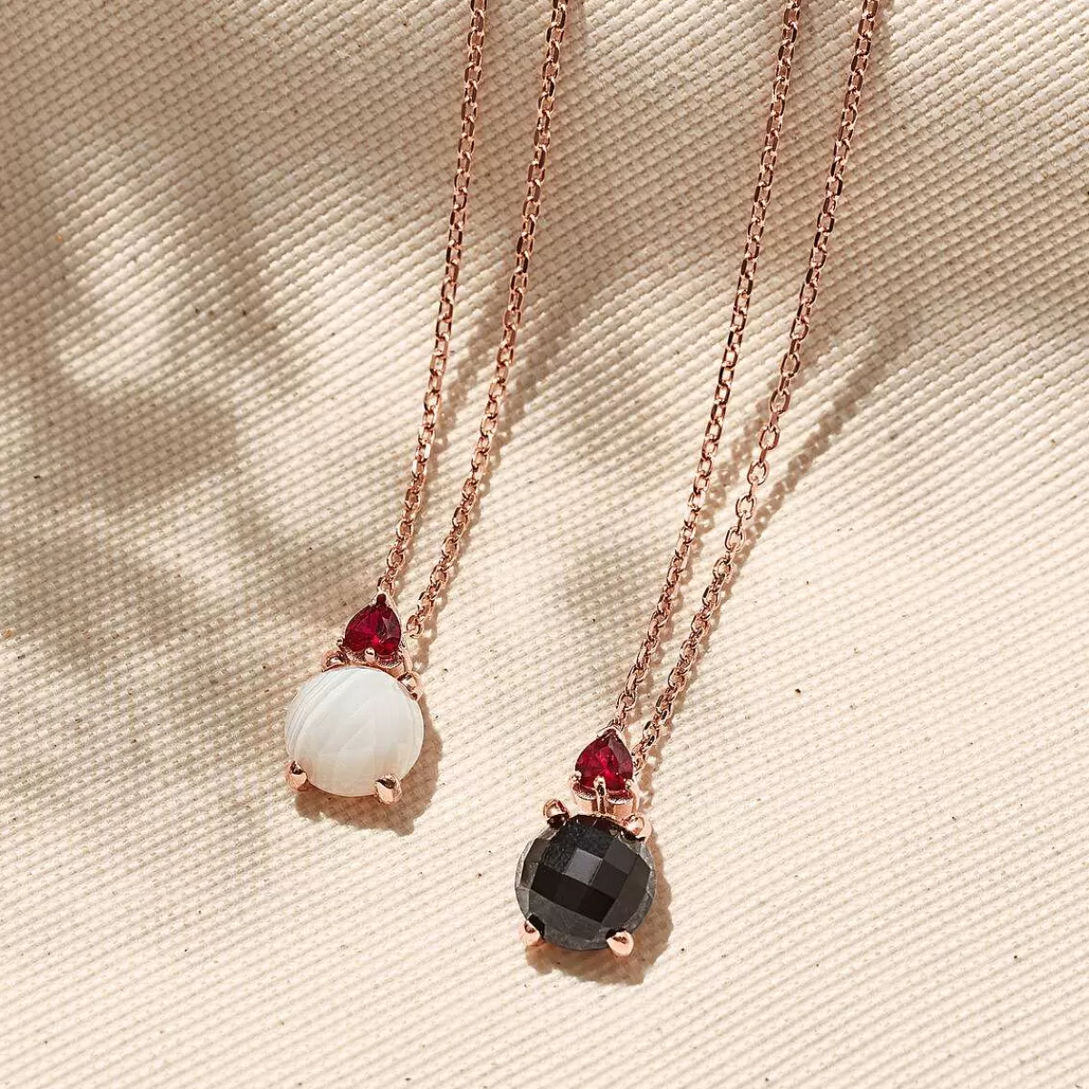 Sale Collana Con Pendente In Pietra Naturale E Cuore Di Zirconi Collane