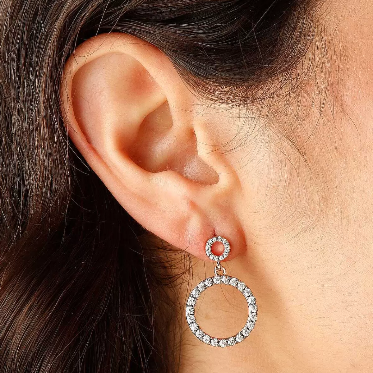 Outlet Orecchini Pendenti A Cerchio Doppio Graduato Con Pave Di Cubic Zirconia Orecchini